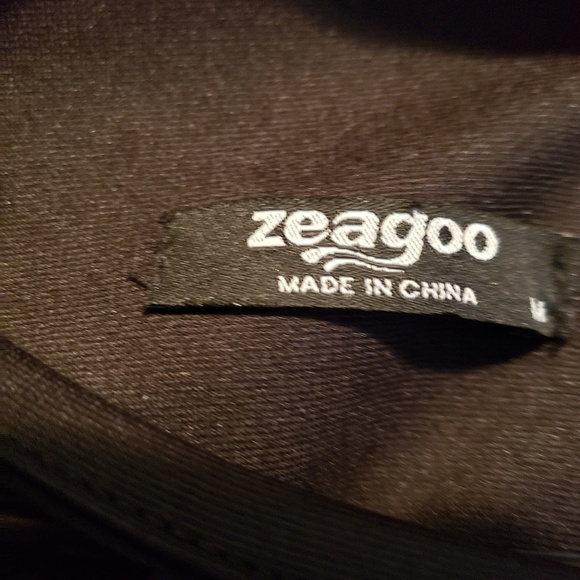 Zegoo Peeka Boo little black dress - Picture 4 of 4